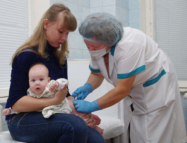 Какие прививки делают ребенку в вдухмесячном возрасте