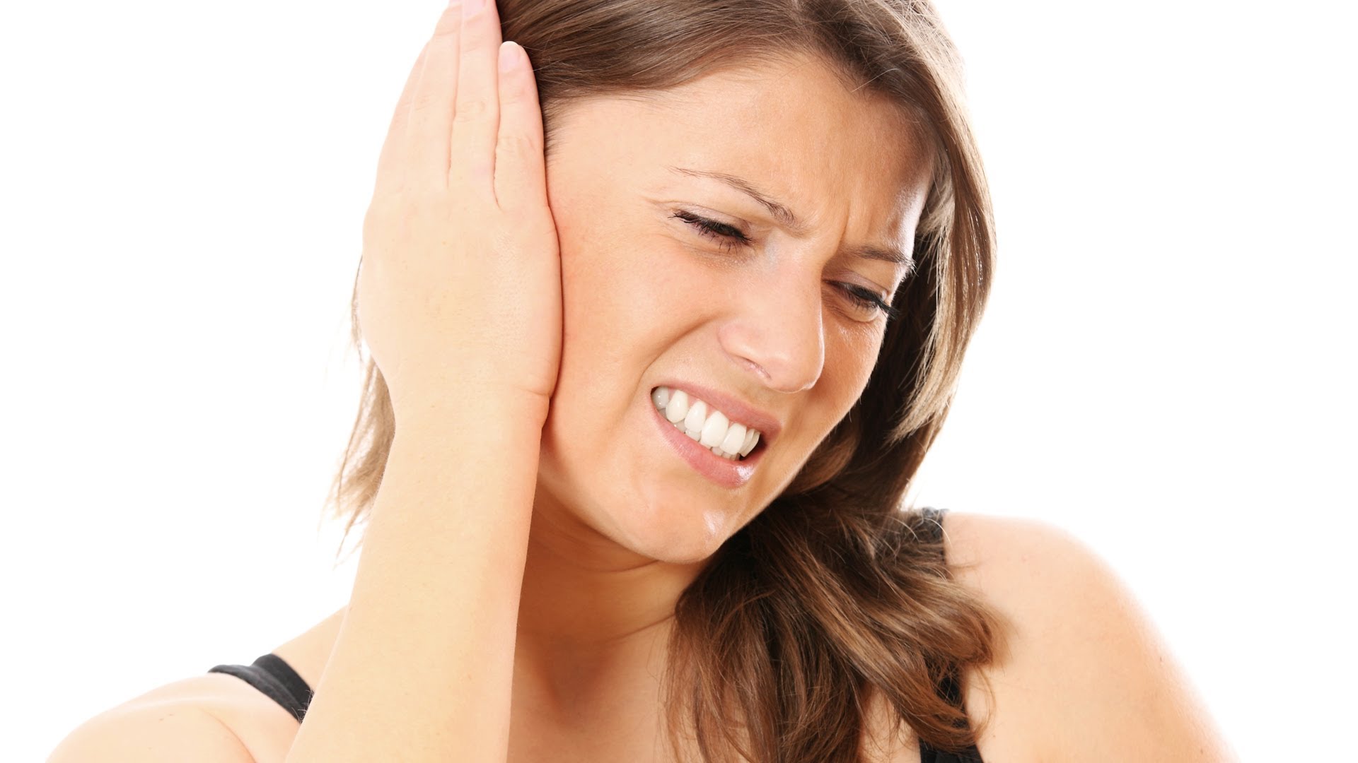 Основные причины боли в ушах