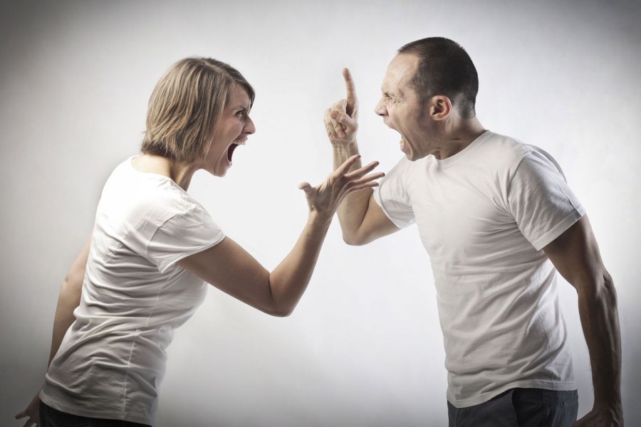 Мужчины становятся агрессивными из-за женщин