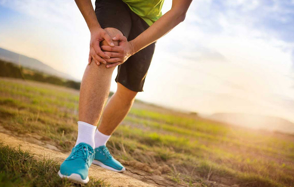 Как лечить колено, которое болит при ходьбе и профилактика осложнений